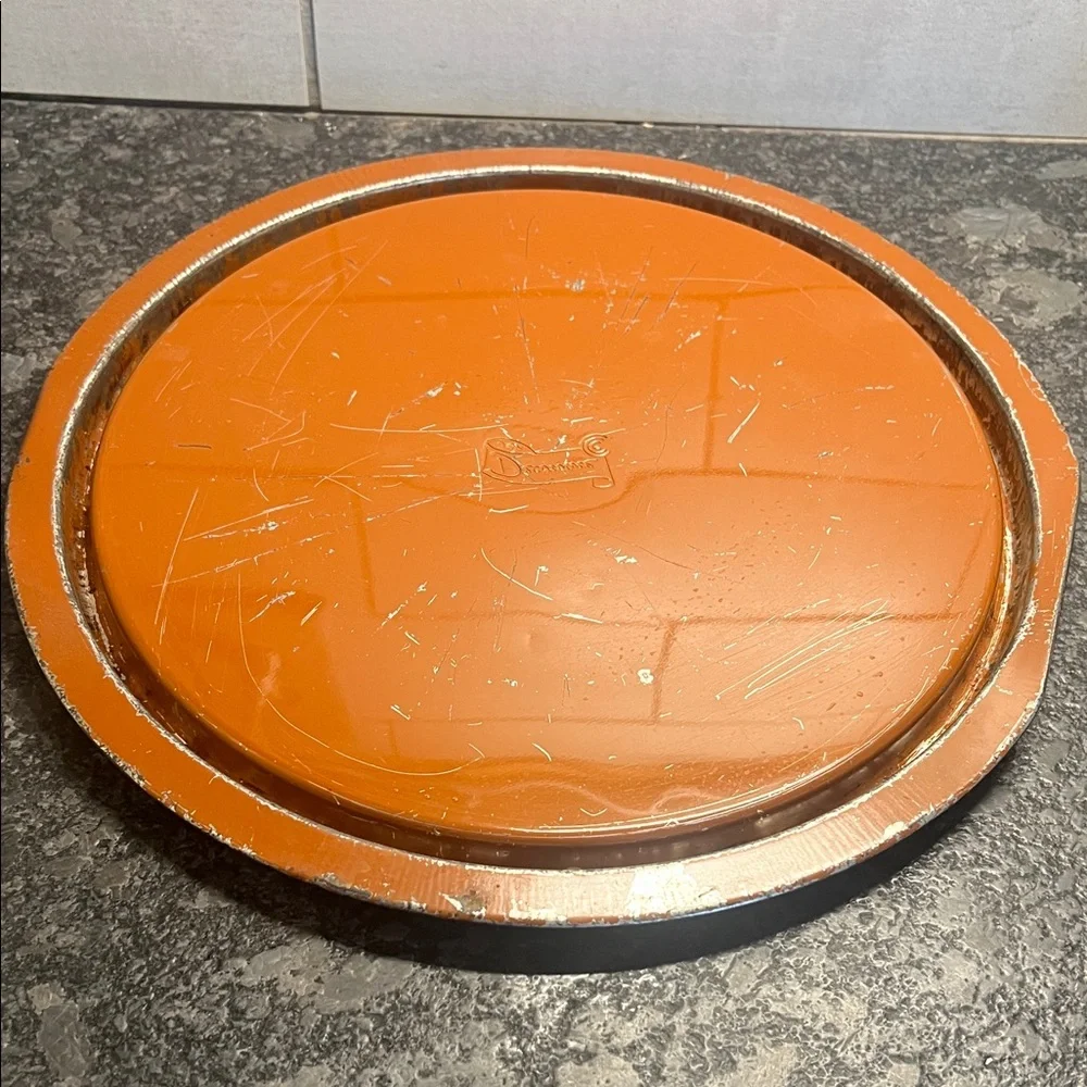 10” DECOWARE Vintage Tin Cake Carrier with Raised Kitchen Design painted on.